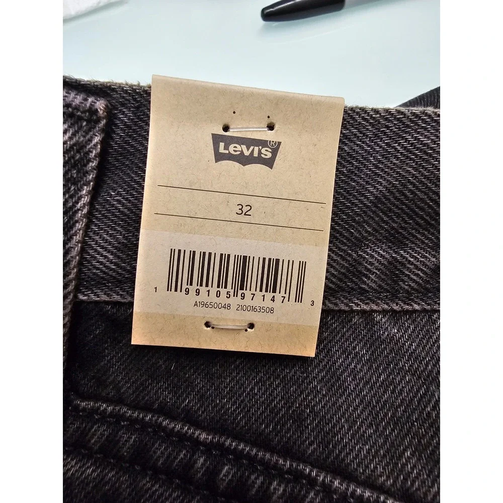 Levi's Womens High Rise Mom Shorts Black Denim Relaxed Size 32